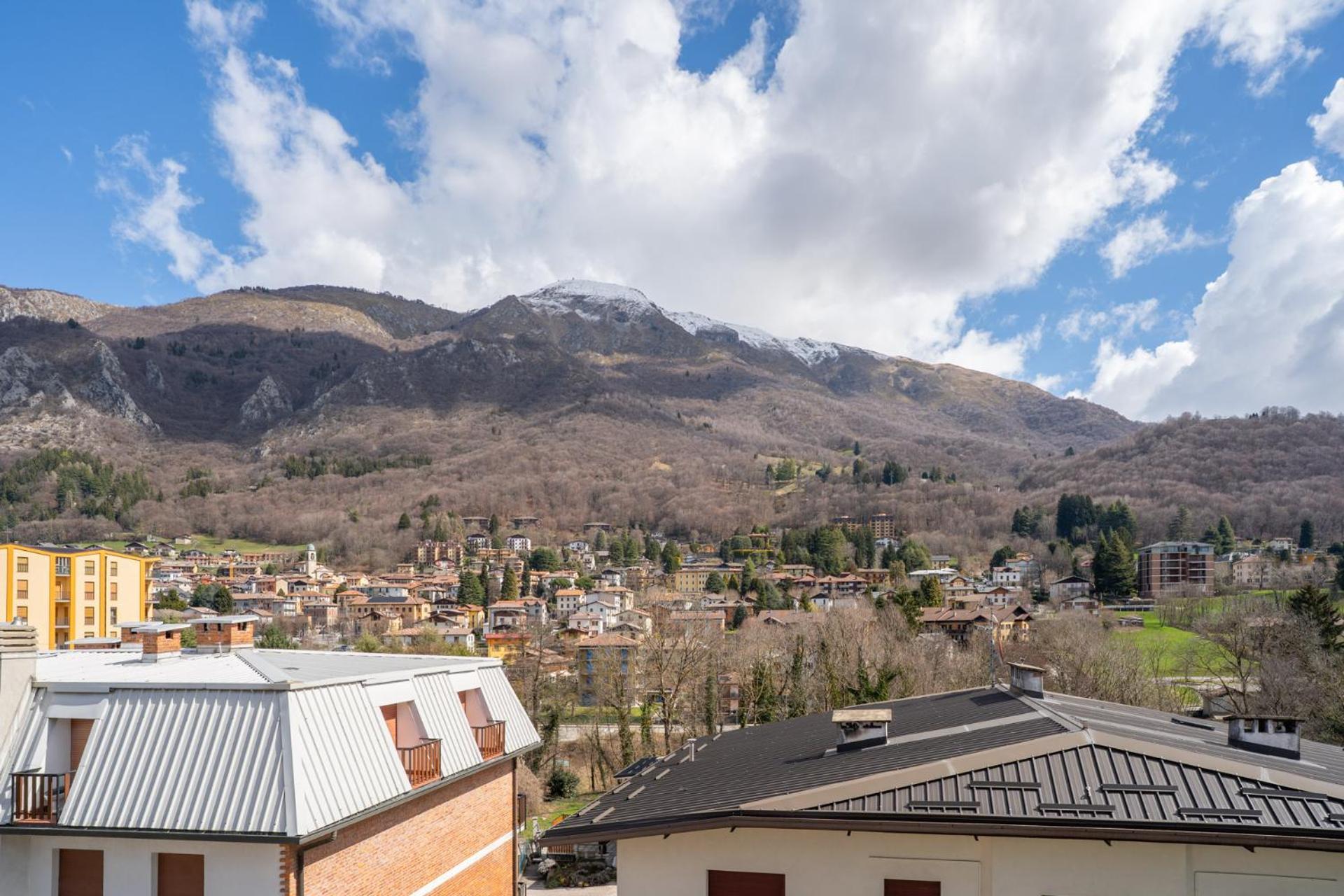 Mountain Lodging With Fireplace And Mountain View Barzio Exterior photo